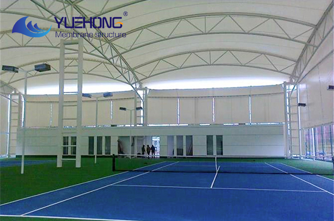 Structures membranaires pour terrains de sport