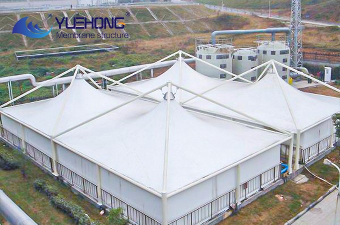 Structure membrane pour bassin d'eaux usées