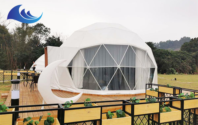 Hotel em tenda geodésica