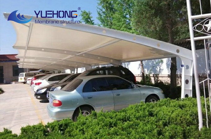 Cobertura para estacionamento em membrana estrutural
