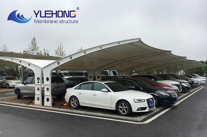 Cobertura para estacionamento em membrana estrutural